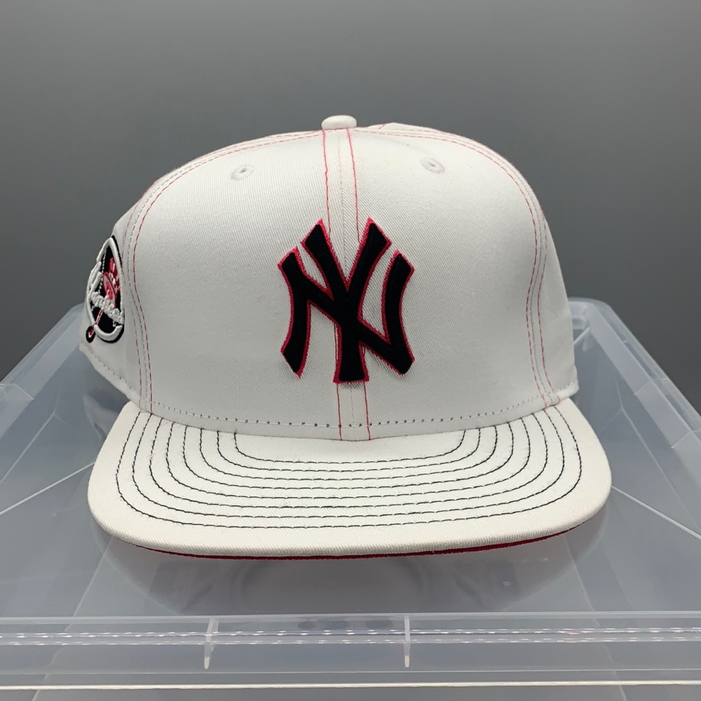 Yankees White & Pink SnapBack